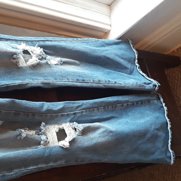 Rue21 size 7 high rise flared jean med wash distressed - Picture 4 of 5